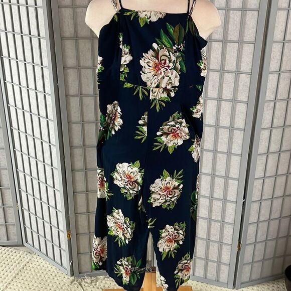 Tropical floral jump suit, Women’s Small (tag says large). Fits like a small - Picture 1 of 6